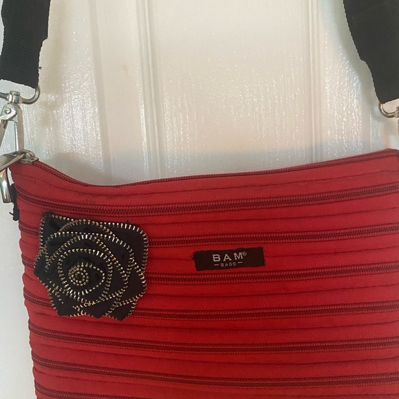Bam red crossbody 3 in one bag zippered EUC - Picture 2 of 7